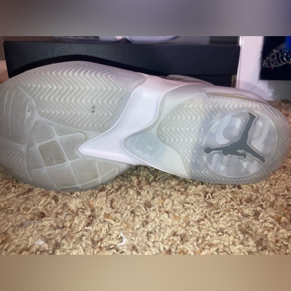 size 7y 
JORDAN MAX AURA 3 (GS) I will negotiate!! - Picture 6 of 10